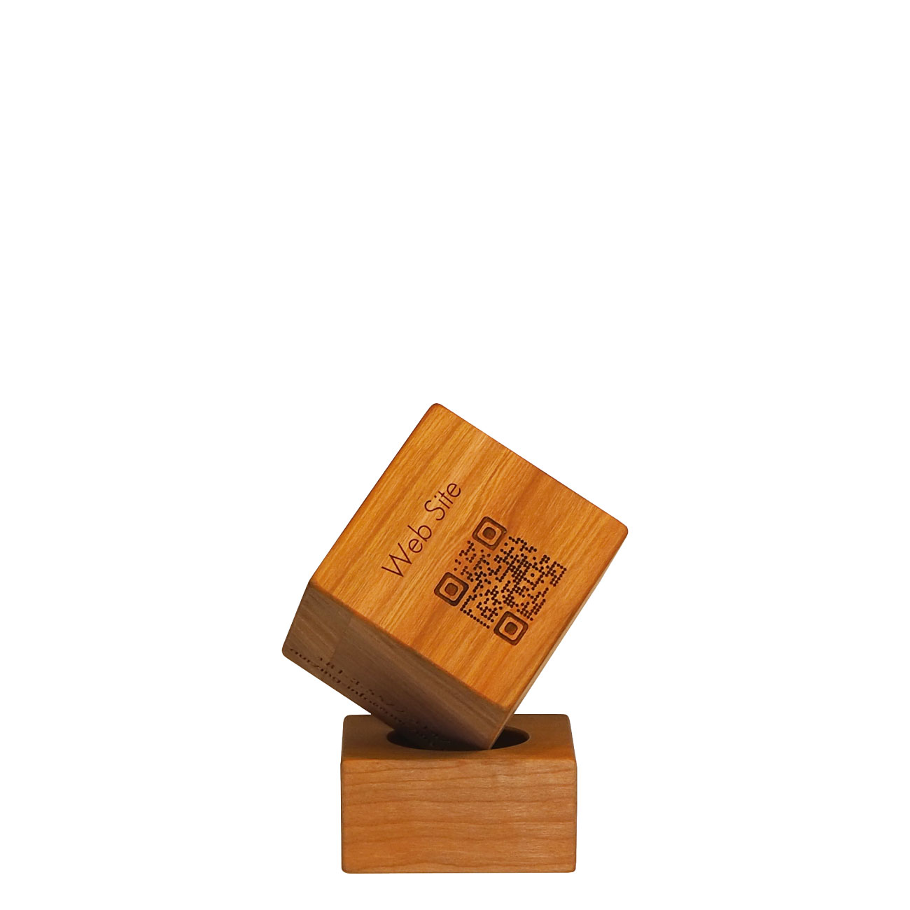 W_Na_QRcube_ tilt_b